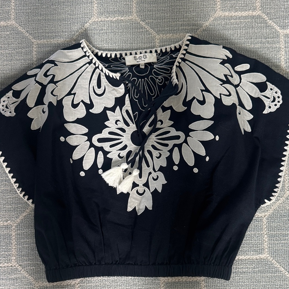 Sea New York Liliana navy and White Floral appliqué top